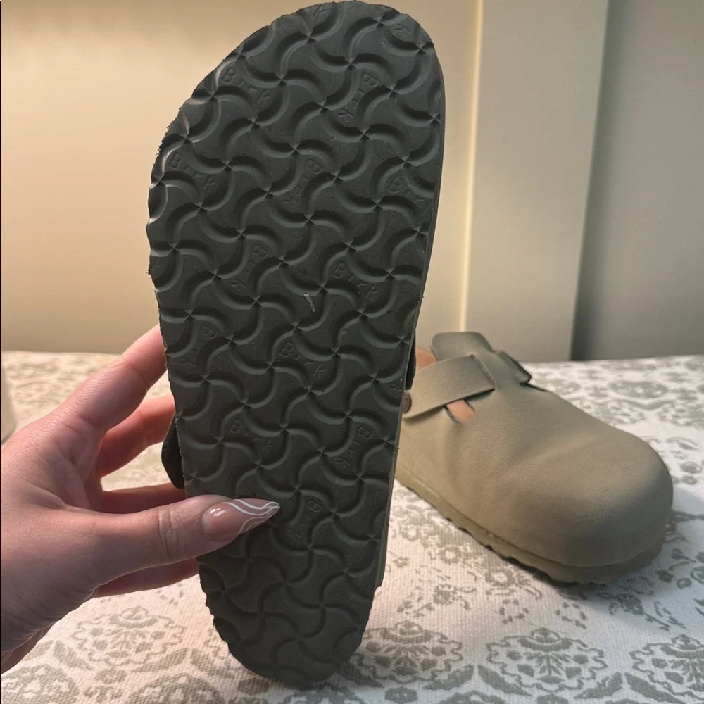 Birkenstock Boston Vegan Clogs - Picture 4 of 9